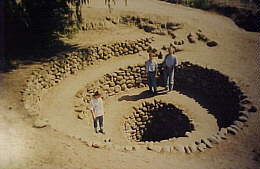 Ein Zugang zum unterirdischen Bewässerungskanal